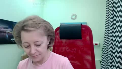 Snapshot of mona_w chatting on 2, 5, 2026 Mona online show from 2, 5, 2026