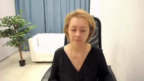 Snapshot of mona_w chatting on 6, 5, 2026 Mona online show from 6, 5, 2026