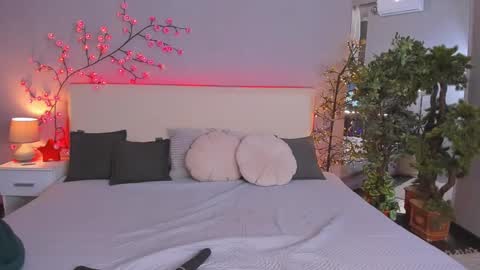 Monica online show from 5, 2, 2026