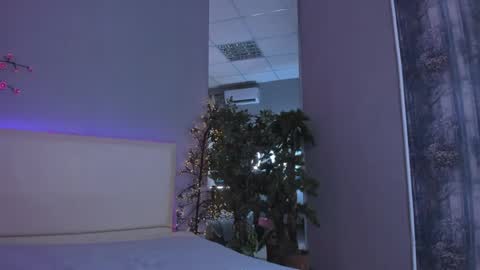 Monica online show from 15, 4, 2026