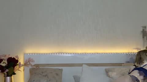 Monaxxx  online show from 25, 12, 2024