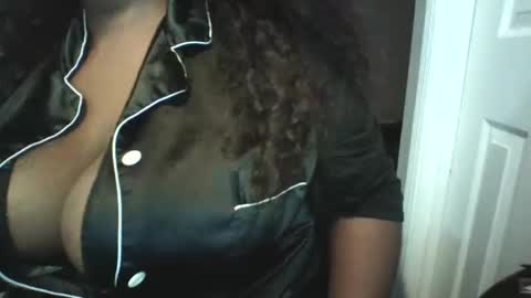 Snapshot of moni_simone chatting on 21, 10, 2025 moni_simone online show from 21, 10, 2025