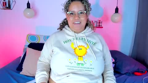 aleja      independent model       online show from 28, 2, 2025