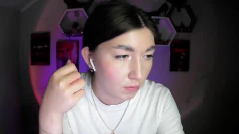 sweet girl and shine body online show from 19, 9, 2025