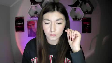 sweet girl and shine body online show from 24, 9, 2025