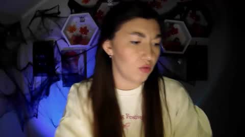 sweet girl and shine body online show from 1, 10, 2025