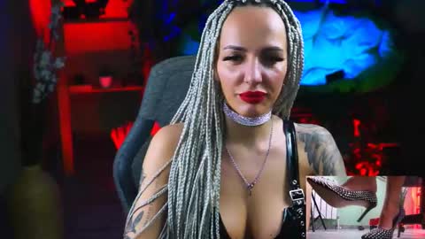 Monika online show from 17, 2, 2025