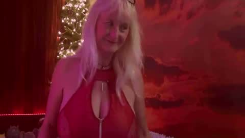 Monika    online show from 31, 12, 2024