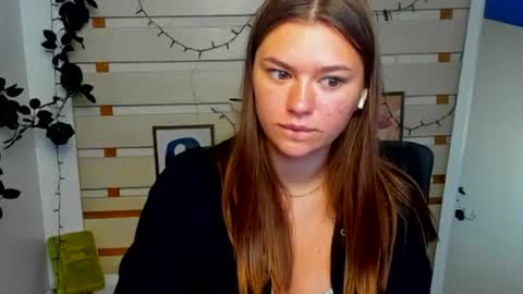 Snapshot of monika_youu chatting on 23, 6, 2026 Monika online show from 23, 6, 2026