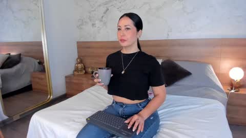 Monique  online show from 7, 12, 2024