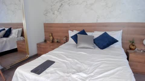 Monique  online show from 4, 2, 2025