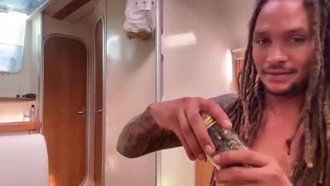 Monk and Mia online show from 12, 10, 2025