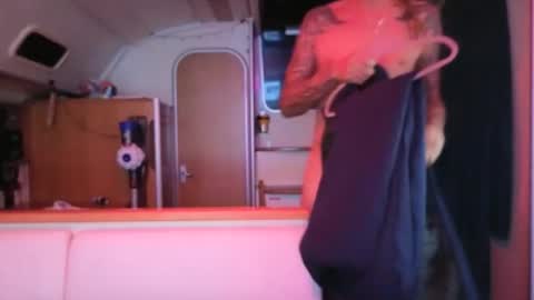 Monk and Mia online show from 5, 12, 2025