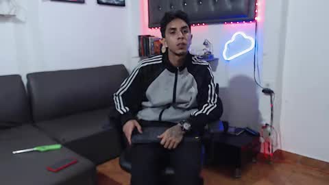 Snapshot of monkey_uchiha77 chatting on 13, 2, 2025 simon dice online show from 13, 2, 2025