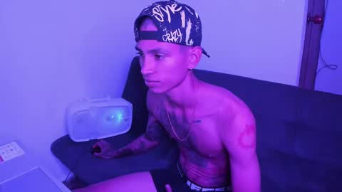 monkeyd_66 online show from 17, 12, 2024