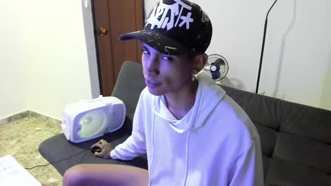 monkeyd_66 online show from 6, 1, 2025