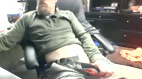 Snapshot of monkeypants0 chatting on 13, 11, 2025 monkeypants0 online show from 13, 11, 2025