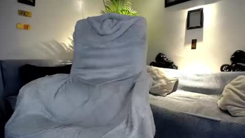 monnojones online show from 19, 6, 2026