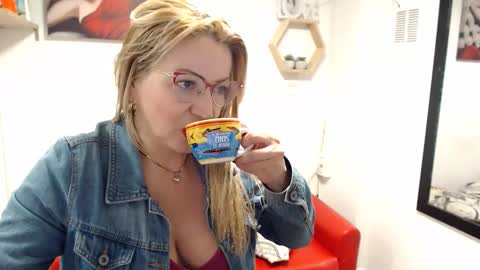 monserrat_diva online show from 5, 2, 2026