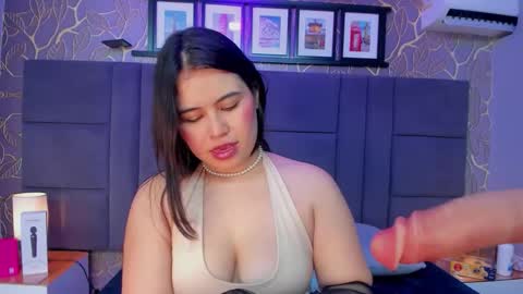   online show from 14, 12, 2025