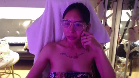 ELYSE A SIMPLE GIRL online show from 3, 12, 2024