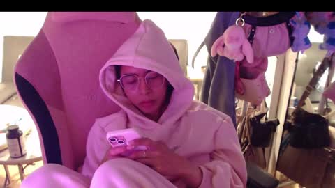 ELYSE A SIMPLE GIRL online show from 10, 12, 2024