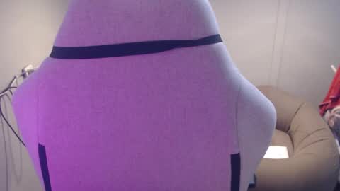 ELYSE A SIMPLE GIRL online show from 23, 1, 2025