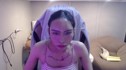 ELYSE A SIMPLE GIRL online show from 4, 3, 2025