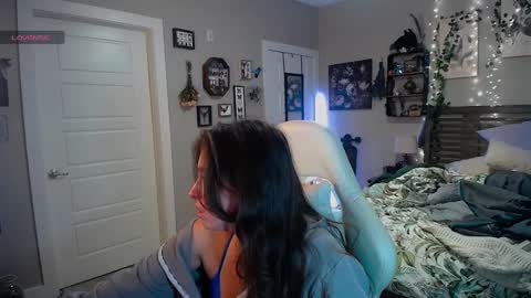 Lydia Mooney online show from 17, 1, 2025