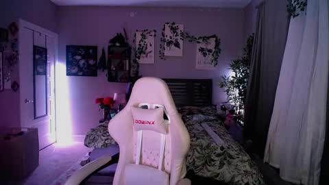 Lydia Mooney online show from 20, 2, 2025