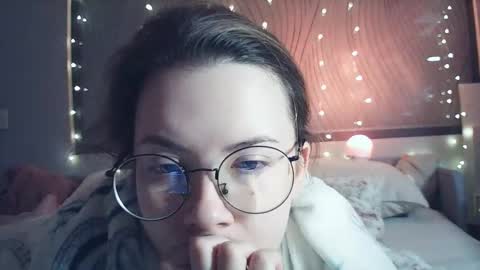 moodiemira online show from 22, 11, 2025