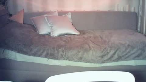 moodiemira online show from 6, 3, 2026