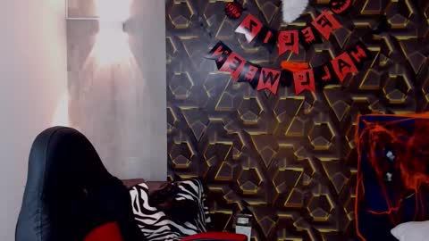 moon_and_fire_ online show from 30, 10, 2025