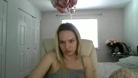 Snapshot of moon_light_girl chatting on 29, 5, 2026 moon_light_girl online show from 29, 5, 2026