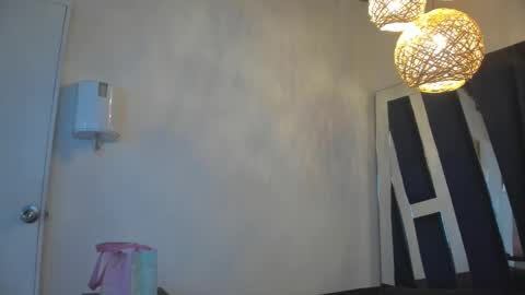 Luna  online show from 4, 3, 2025