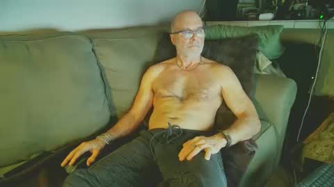 Snapshot of moondanceraa chatting on 9, 2, 2025 moondanceraa online show from 9, 2, 2025