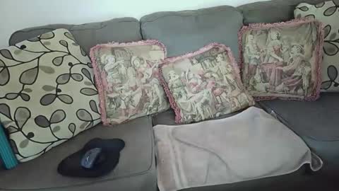 Snapshot of moondanceraa chatting on 8, 10, 2025 moondanceraa online show from 8, 10, 2025