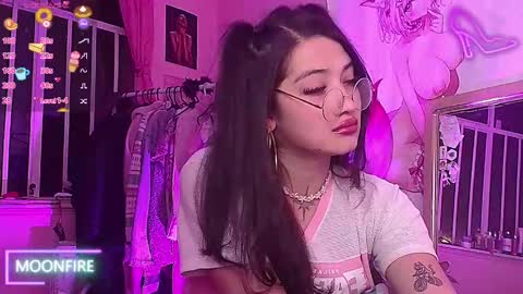 Snapshot of moonfiredance chatting on 25, 9, 2025 Nicky online show from 25, 9, 2025