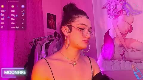 Snapshot of moonfiredance chatting on 30, 9, 2025 Nicky online show from 30, 9, 2025