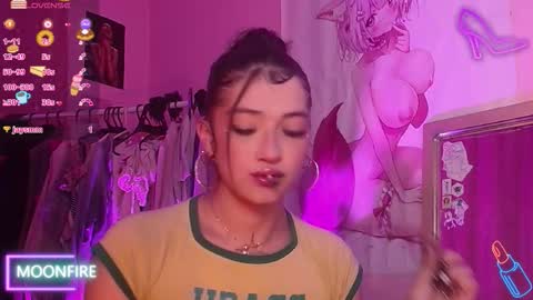 Snapshot of moonfiredance chatting on 21, 10, 2025 Nicky online show from 21, 10, 2025