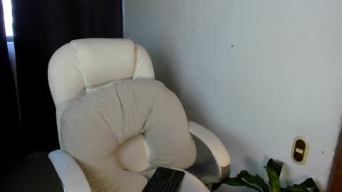 Snapshot of moonie_baddie31 chatting on 20, 10, 2025 moonie_baddie31 online show from 20, 10, 2025