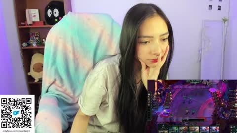 MOON  online show from 17, 1, 2025