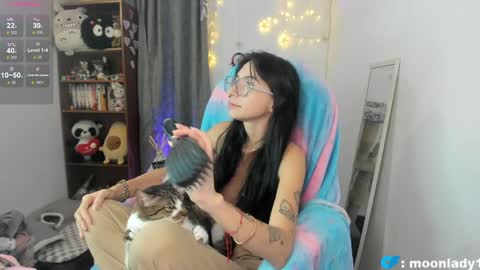 MOON  online show from 6, 4, 2026