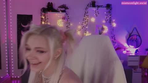 Mia   online show from 24, 1, 2025