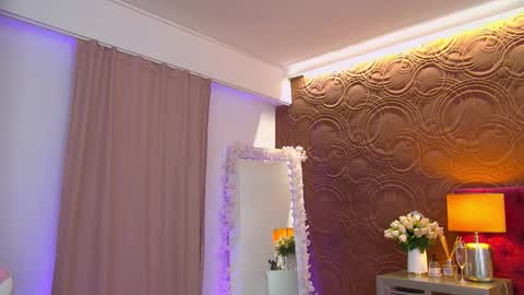 moonligt_iris online show from 9, 10, 2025