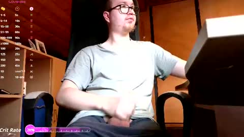 Snapshot of moonsexguy chatting on 6, 6, 2026 Flo online show from 6, 6, 2026