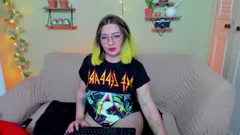 Snapshot of morgana_noctis chatting on 5, 8, 2026 morgana_noctis online show from 5, 8, 2026