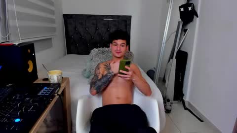 Snapshot of morthy_downey chatting on 24, 4, 2026 Morthy online show from 24, 4, 2026