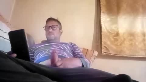Snapshot of mospeleu chatting on 17, 5, 2026 Nomadu online show from 17, 5, 2026