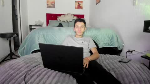 Snapshot of mr_andresr chatting on 20, 1, 2025 Andy online show from 20, 1, 2025